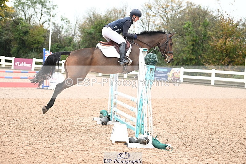 241023A-113353-00571 - Cls 1 British Novice and 90cm Open