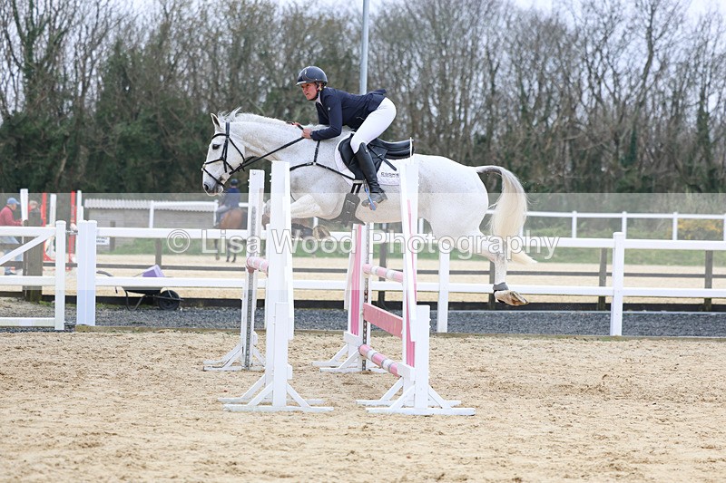 3E7A7559 - Class 8: Senior Newcomers/1.10m open