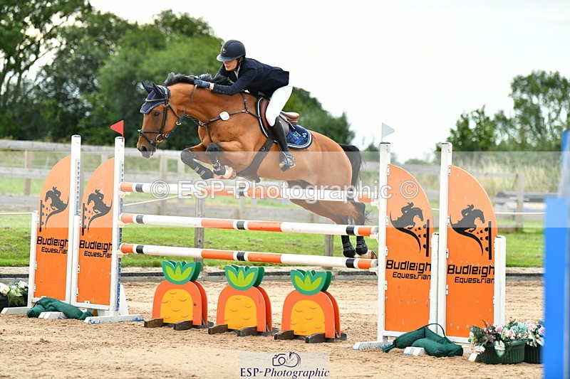 230720A-152516-03857 - Cls 9, 2 Star Big 1.40m Start to break