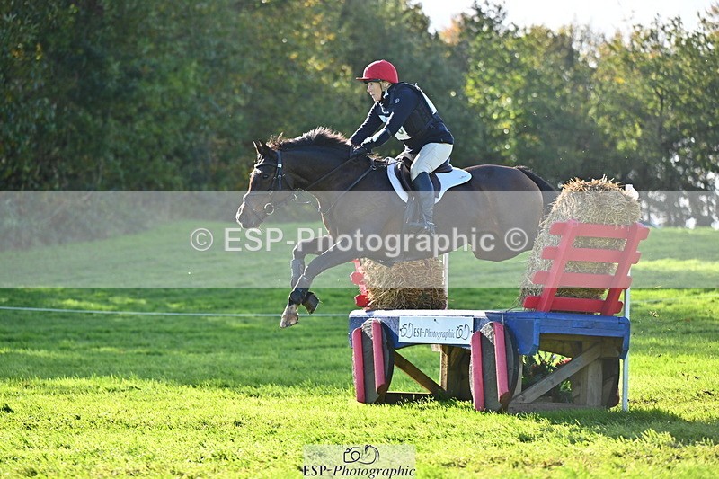 251025A-121852-19066 - F-418-Caroline.Davies