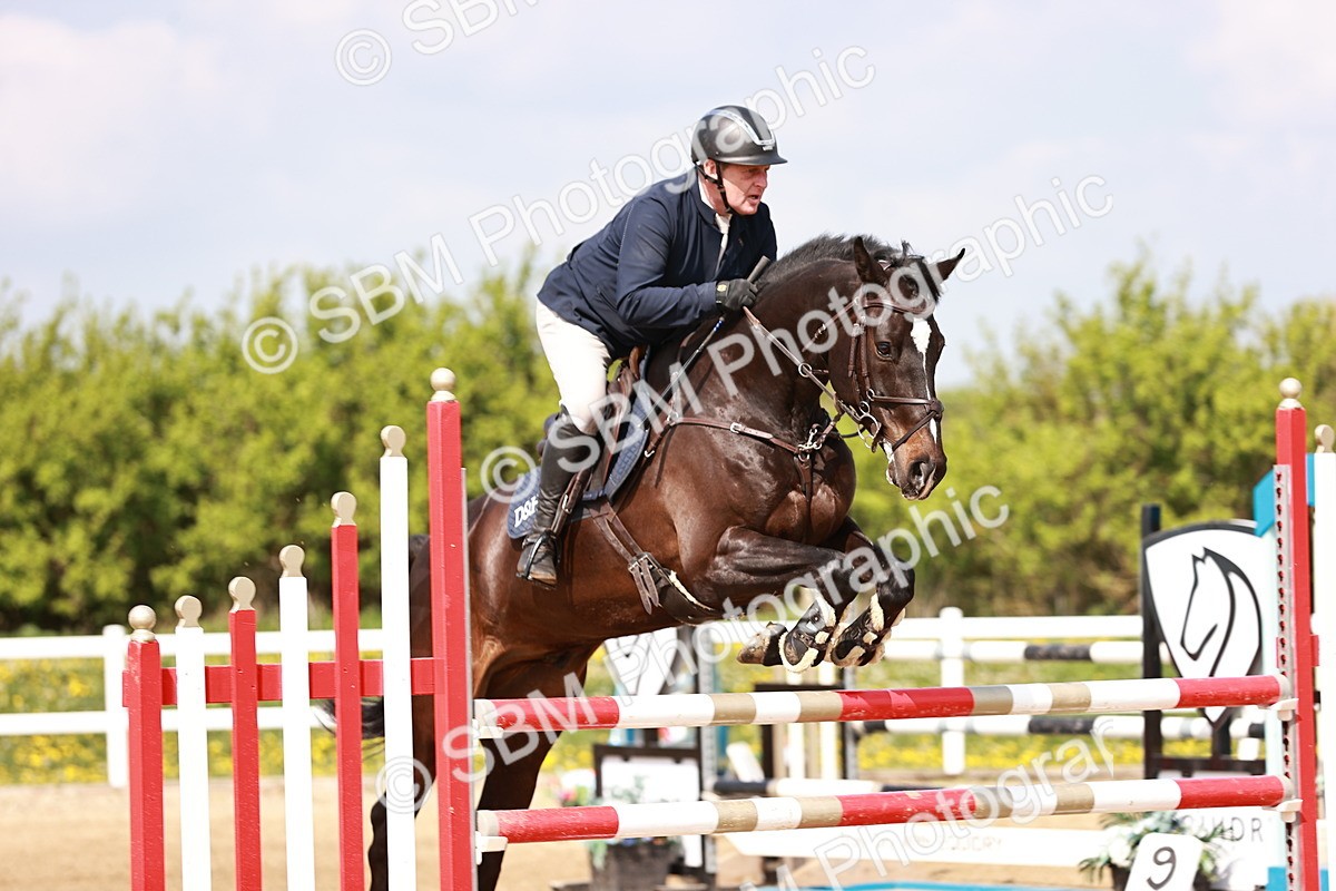  - Class 26 - Senior Foxhunter - 1.20m