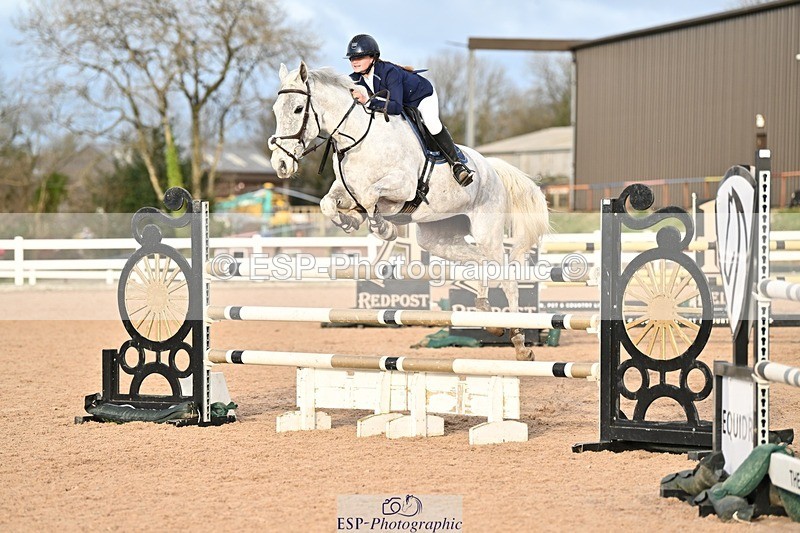 241208-135707-01843 - Cls 22 Foxhunter and 1.20m Open