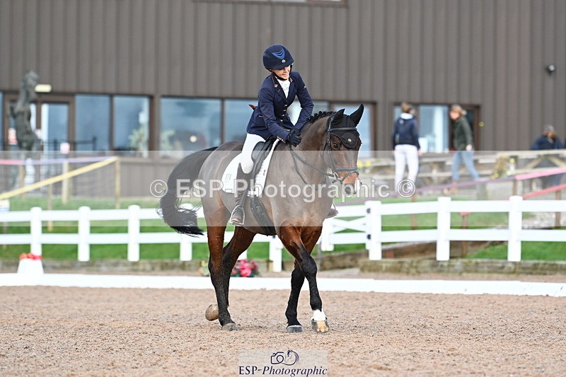 240218A-140043-07946 - 174-Charlie.Cornish-Dali.Van.Het.Burghof.Z