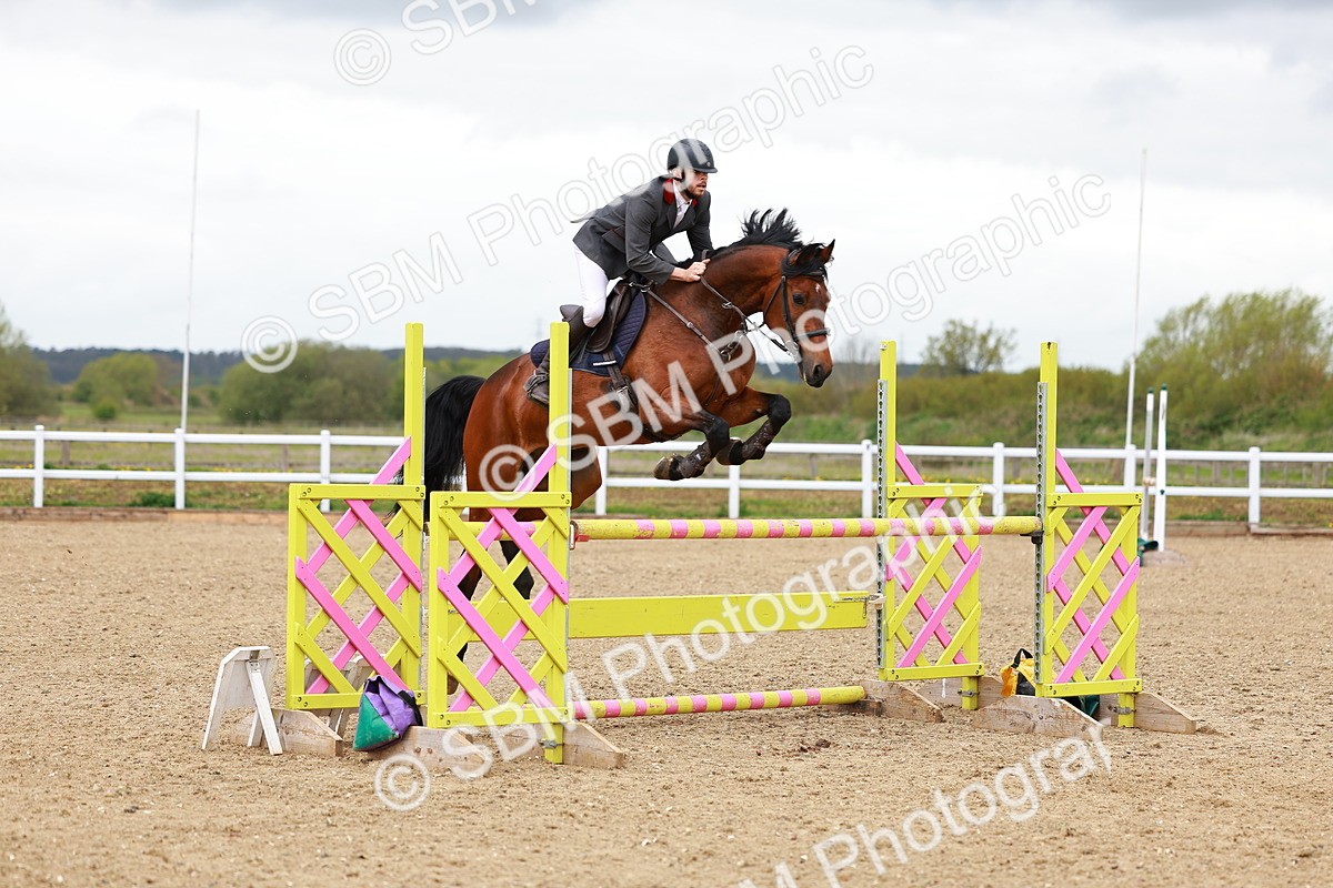 SBM_002324 - Class 10 - Senior Newcomers - 1.10m