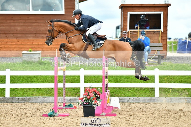 230721A-141421-06805 - Cls 22, 1 Star Gold 1.30m