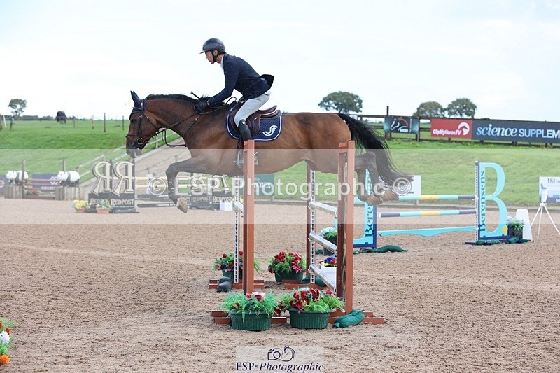 250911-120613-01327 - Cls 3 Snr Foxhunter