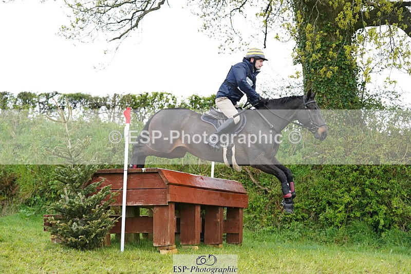 250418-101850-00967 - 051-Alex.Jupp-CARRY.ON.REGARDLESS