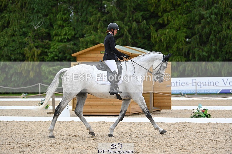 230813-174408-08729 - Cls 14 Medium Silver 16.45 to End