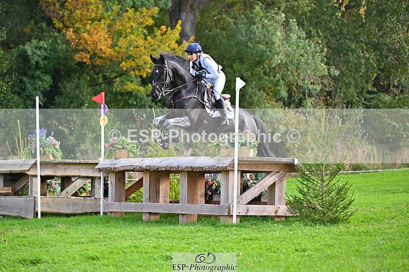 241025-130126-08357 - 132-Mollie.Summerland-MOJO