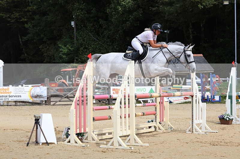 3E7A4115 - Class 7: Senior Newcomers/1.10m open