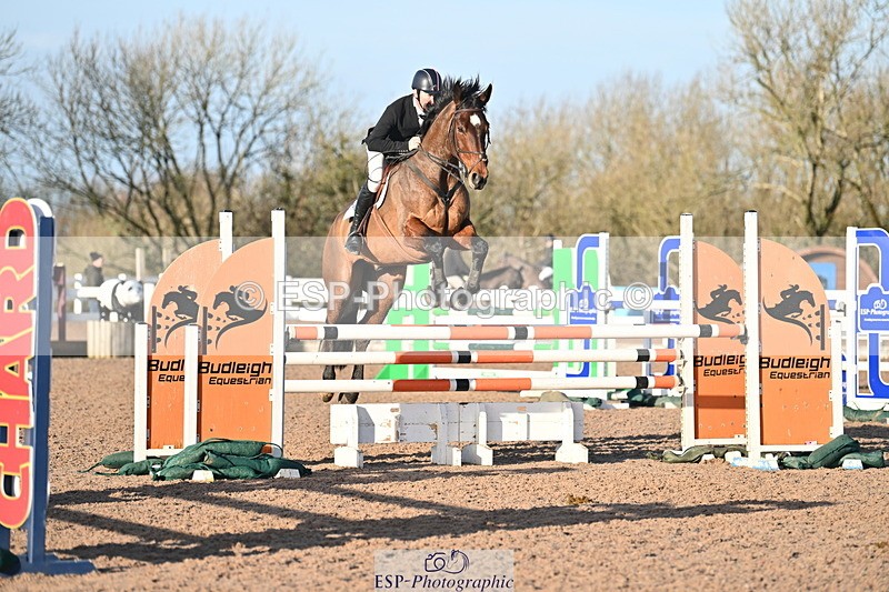 231210A-133219-02605 - Cls 20 Newcomers & 1.10m Open