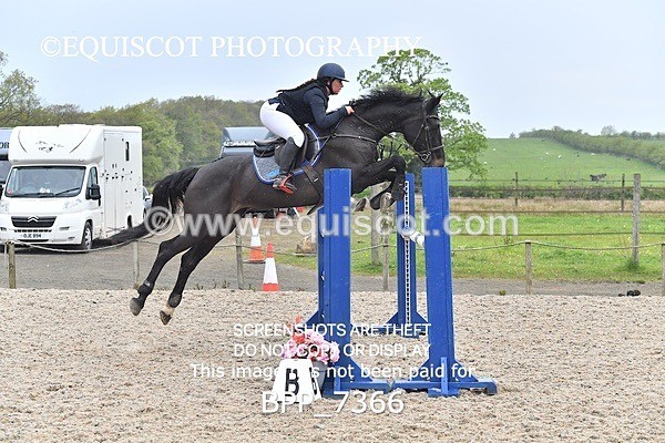 BPP_7366 - CLASS 9 FRI  Senior Newcomers/ 1.10m Open