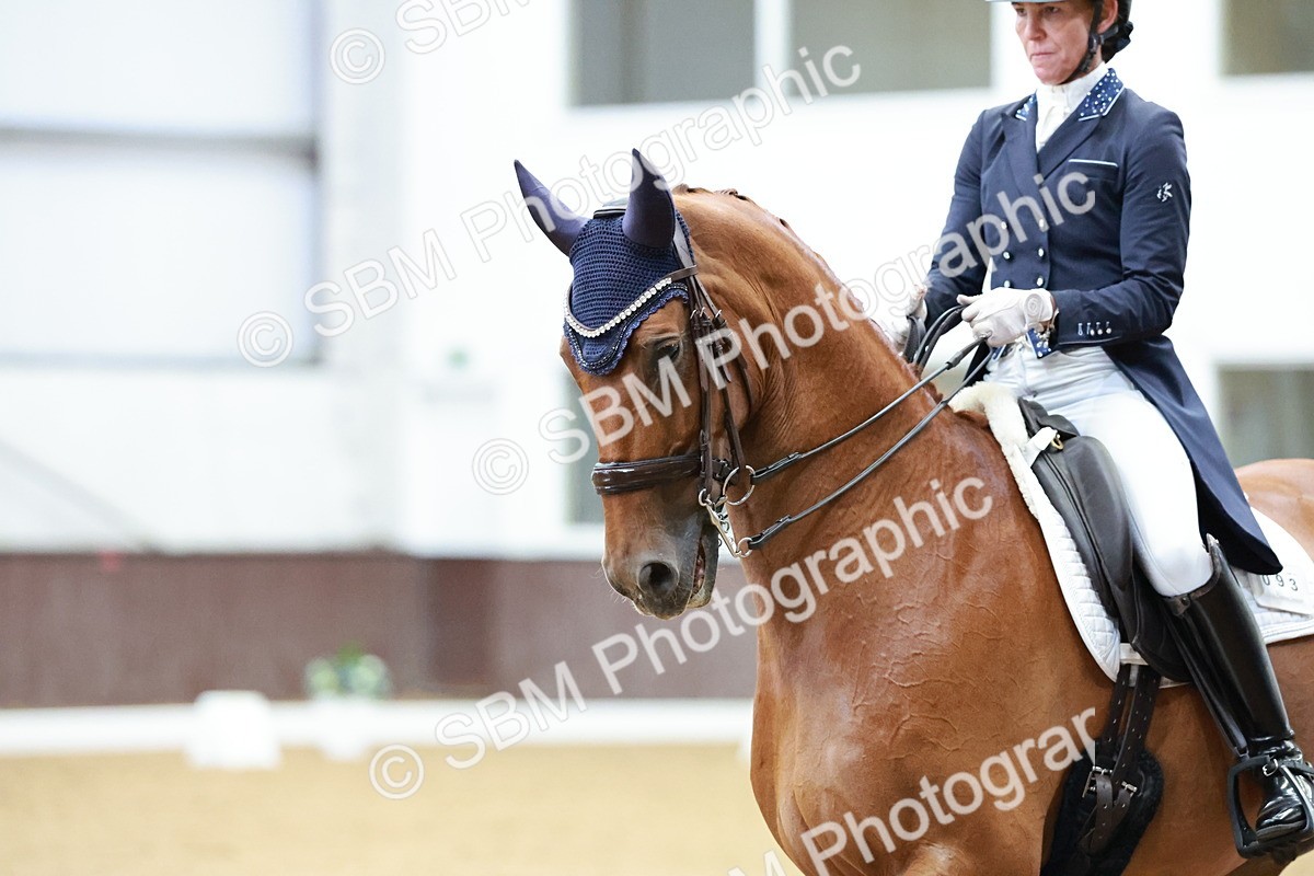 SBM_016344 - Class 5 - FEI INT II - 17.24-18.20