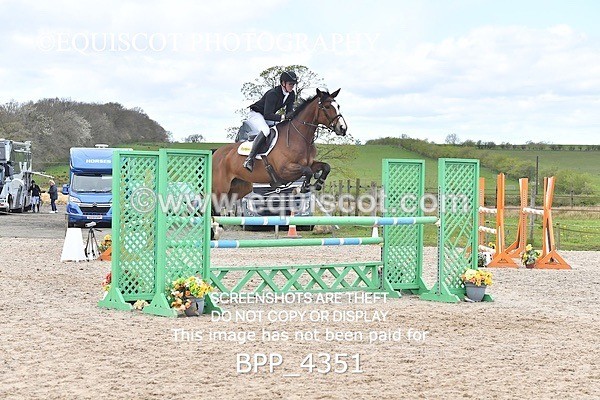 BPP_4351 - CLASS 8 FRI Senior Foxhunter/ 1.20m Open
