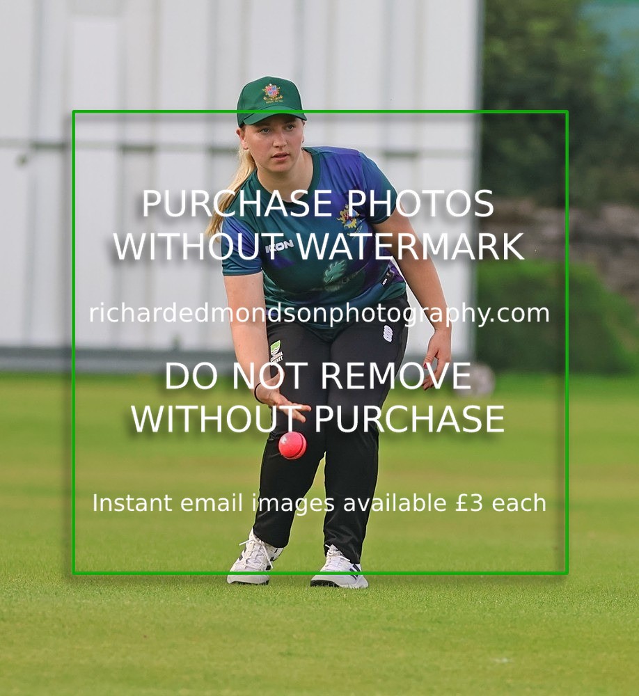 533A5202 - Kendal Cricket Women & Girls vs Carnforth Cricket Women & Girls (28/5/26)