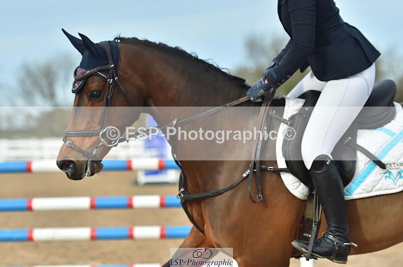 231111A-131912-02106 - Cls 12 Newcomers & 1.10m Open