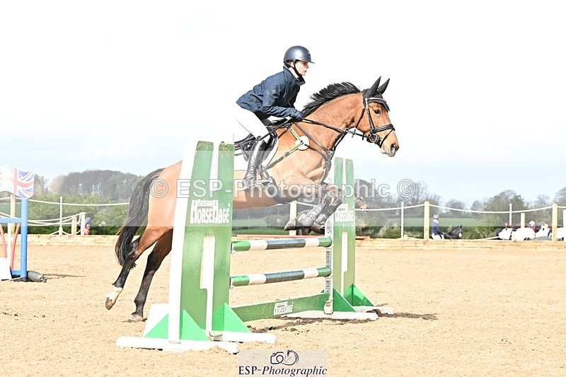 250416-100838-00220 - Cls 1 British Novice and 90cm