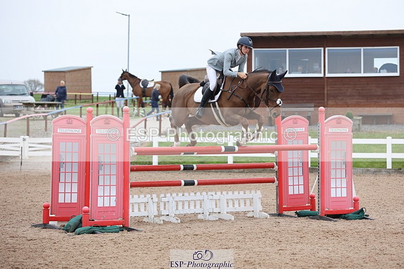 241101A-133134-02123 - FRI Cls 6 Foxhunter and 1.20m Open