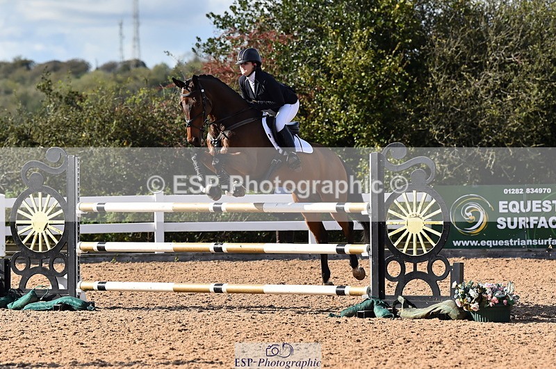 231014A-141128-05240 - Cls 15 1.05m Amateur Q 2nd R