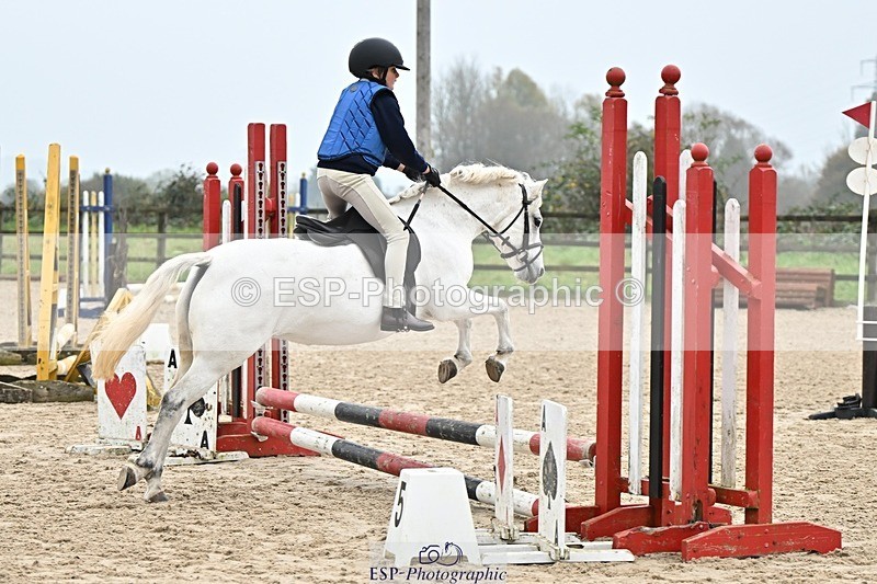241110-095840-00141 - 40cm Showjumping