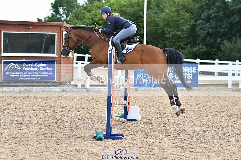 230819A-161122-01128 - Cls 33 1.05m Amateur Qualifier