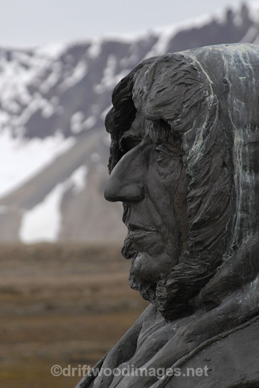 Head and shoulders of the Roald Amundsen memorial in Ny Alesund - Ny Alesund