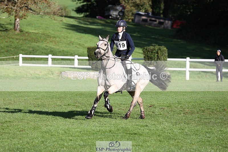 231022-102346-24498 - 619-GARVAGH.GOLDEN.OAK-Ella.Snow-TrotUp+SJ