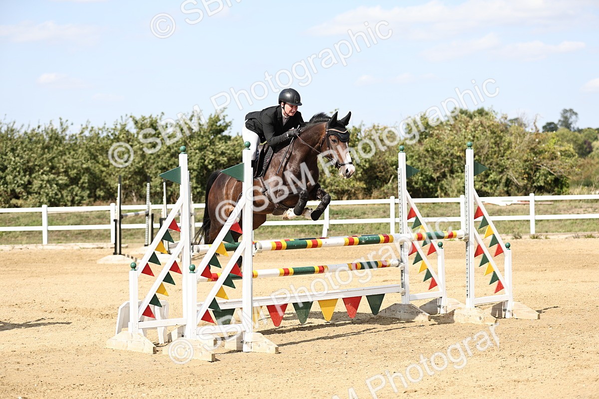SBM_005133 - Class 6 = Senior Newcomers - 1.10m Open