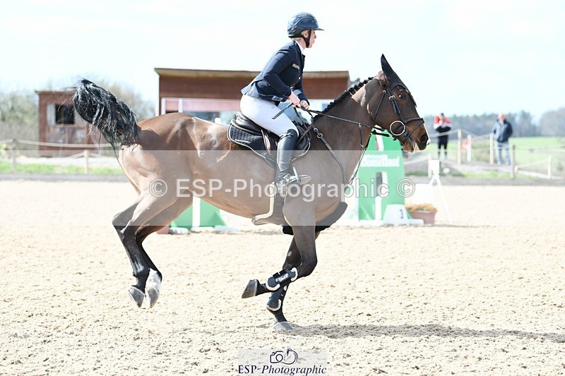 250328-130933-01155 - Cls 3 Snr Foxhunter