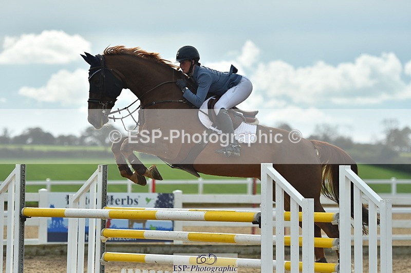 231111A-124250-01937 - Cls 12 Newcomers & 1.10m Open