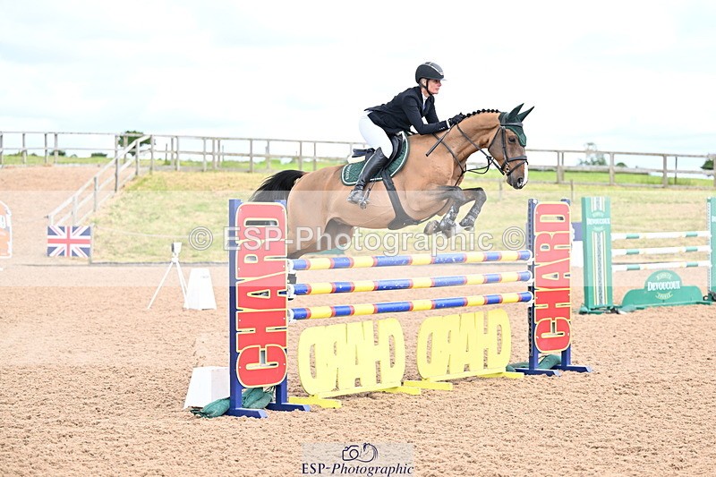 240608A-142022-02729 - Cls 5 Snr Foxhunter and 1.20m Open