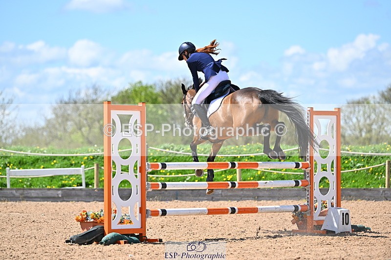 240504A-131245-01718 - Cls 4 Blue Chip Pony Newcomers & 1m Open