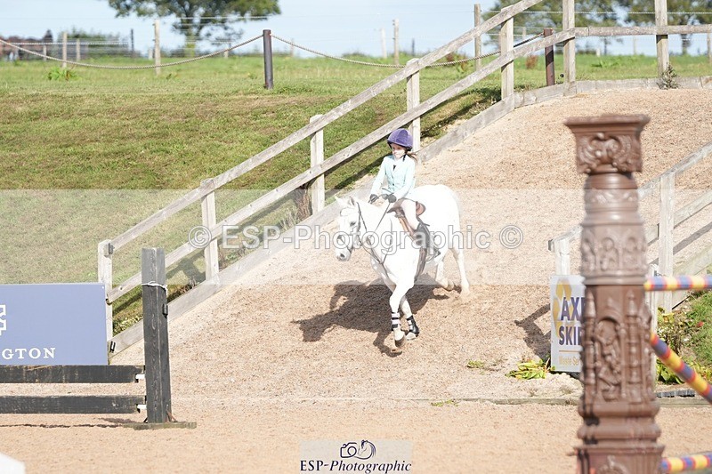260926-153606-01262 - Cls 13 70cm Speed Derby