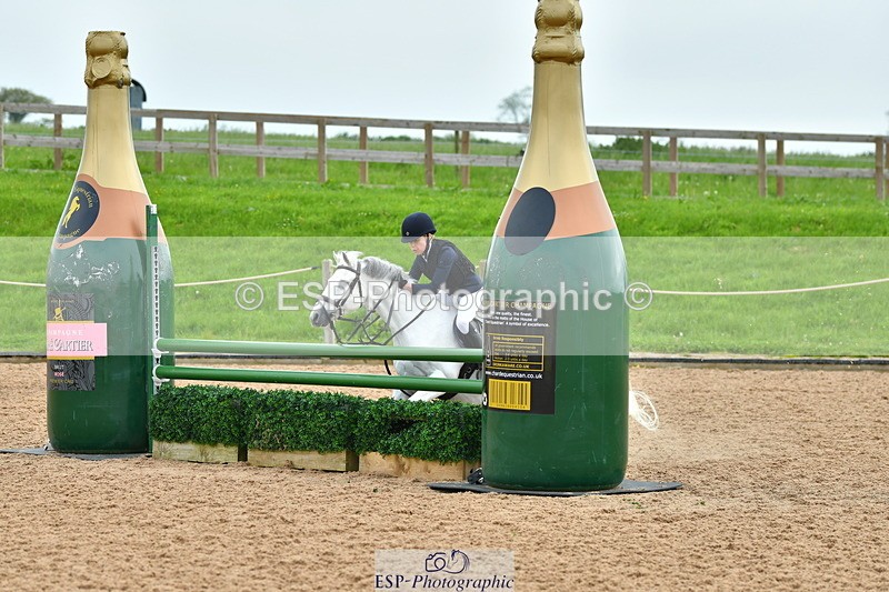 230513A-093002-00105 - Cls 11 Stepping Stones 128+138cm