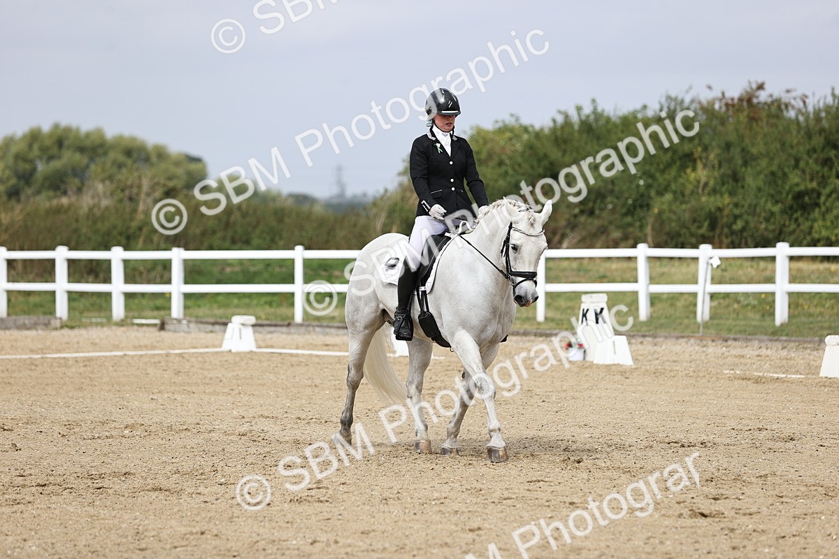 SBM_016807 - Class 14 Novice 23 - 11.53-12.56