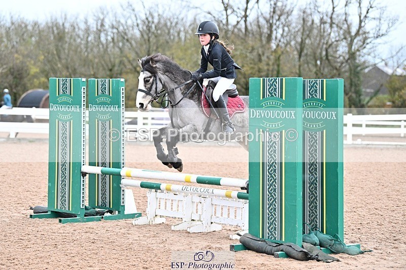 241117X-082602-03066 - Cls 02s Pony intro 70cm