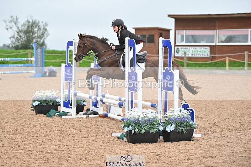 240505A-091125-03433 - Cls 1 Pony Intro 70cm