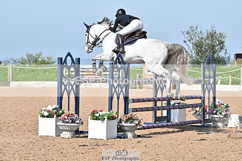 240509A-100319-00757 - Cls 8 Foxhunter