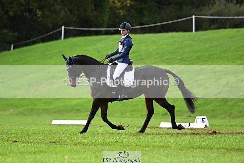 241025-122358-07281 - 553-Hanna.Bertorelli-BWTH.CLASSIC.CUT