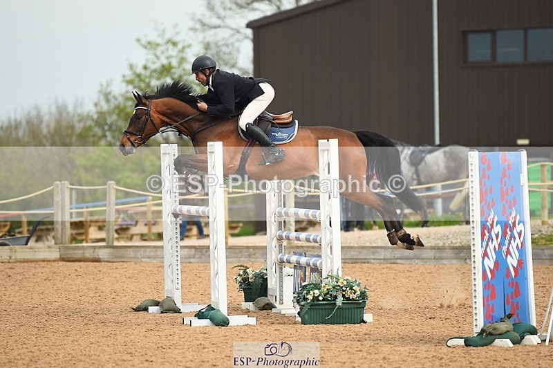 230504A-091502-00310 - Cls 8 Snr Foxhunter