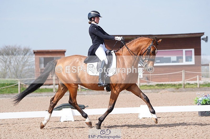 250404-120402-05582 - 010-Jessie.Kirby-As.Well.de.la.Roche.CMF