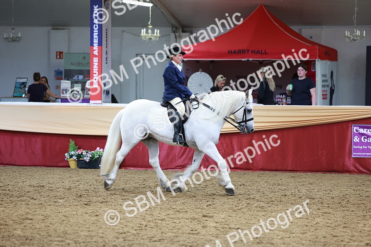 SBM_18642 - Class 952 - M&M Ridden Supreme Final