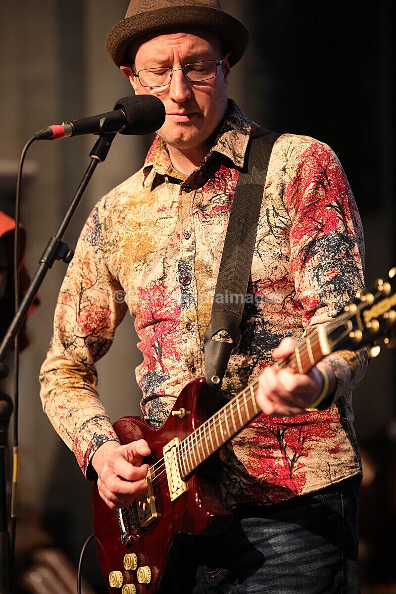 FOLK N BLUES-258 - FOLK and BLUES SEPT 2022