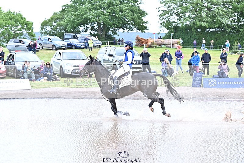 250525A-121809-15981 - D-409-Kirsty.Chabert-HERALDIKS.GIRL.OPPOSITION