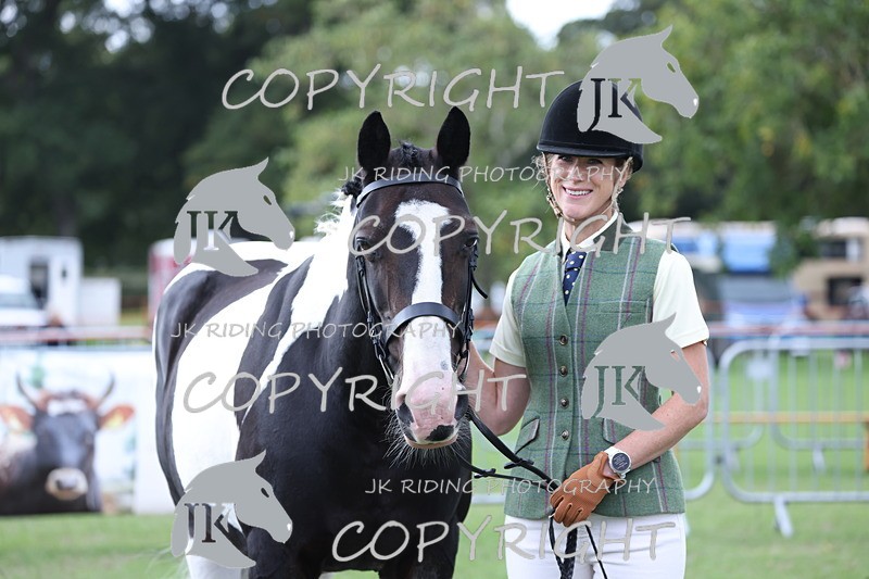 APP_2627 - Class 9 Veterans in hand