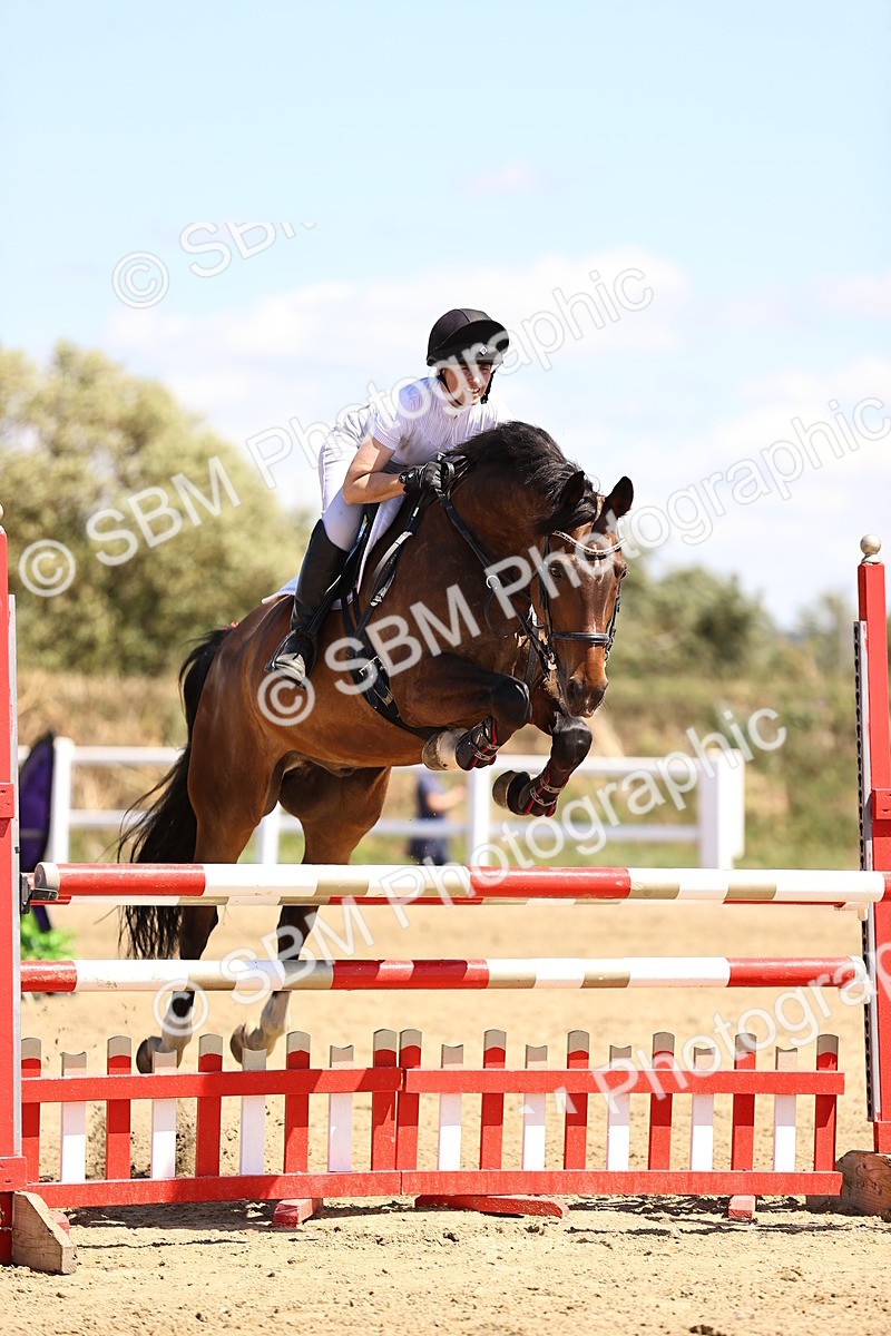 SBM_014524 - Class 15 - Senior Newcomers - 1.10m Open