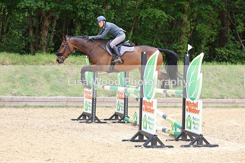 3E7A9353 - Class 8: Senior Newcomers/1.10m open