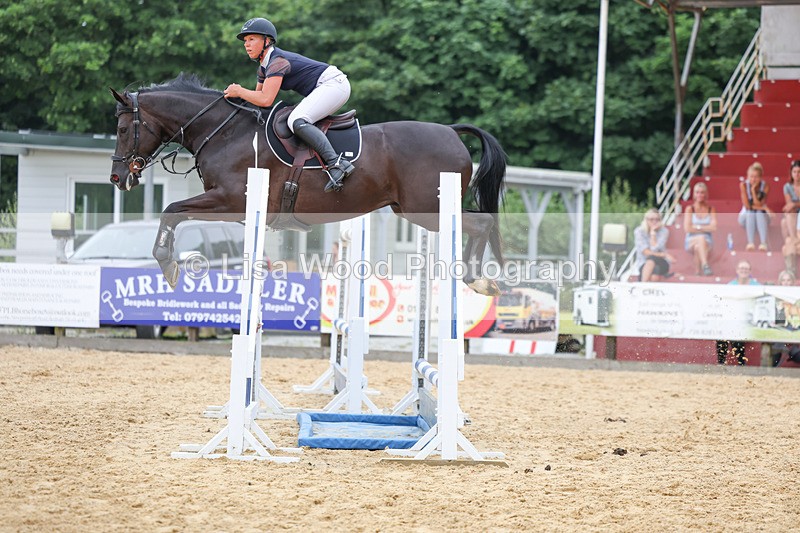 3E7A6443 - Class 8: Senior Newcomers/1.10m open