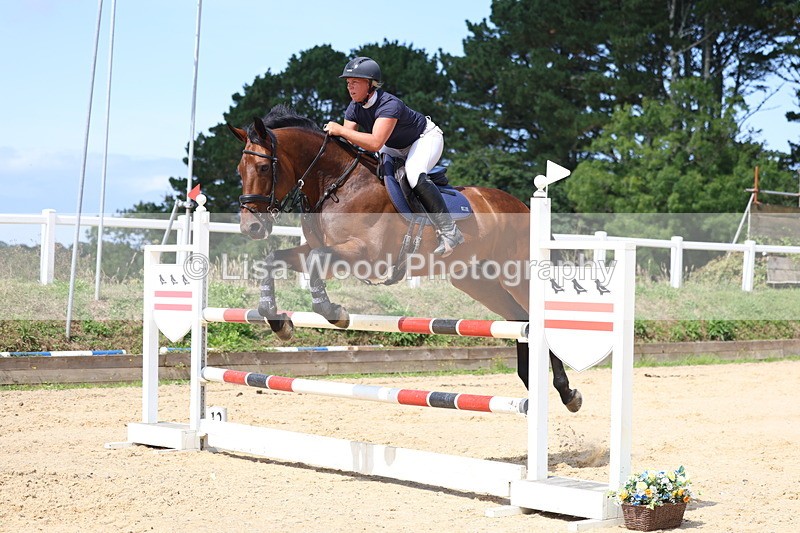 3E7A1803 - Class 8: Senior Newcomers/1.10m open