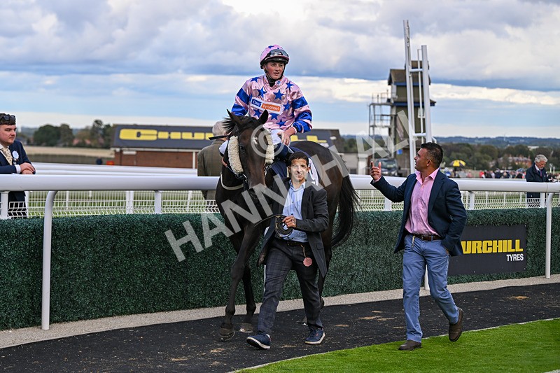 160926-Race 7-Star Suepreme-1929 - Race 7 5.20pm Hurn Handicap (Div I)